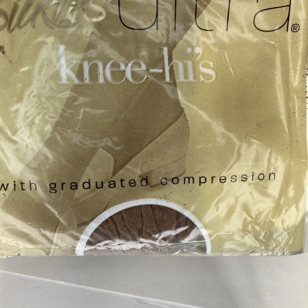 Silkies‎ Ultra 31002 Regular Beige Honey Ultra Knee Hi's Graduated COMPRESSION